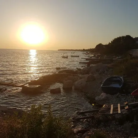 Apartman Large Sunny 1 Minute Walk To The Sea
